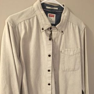 Levy’s thick shirt